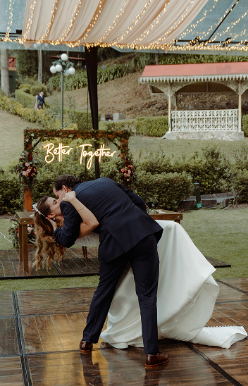 Pareja de espaldas